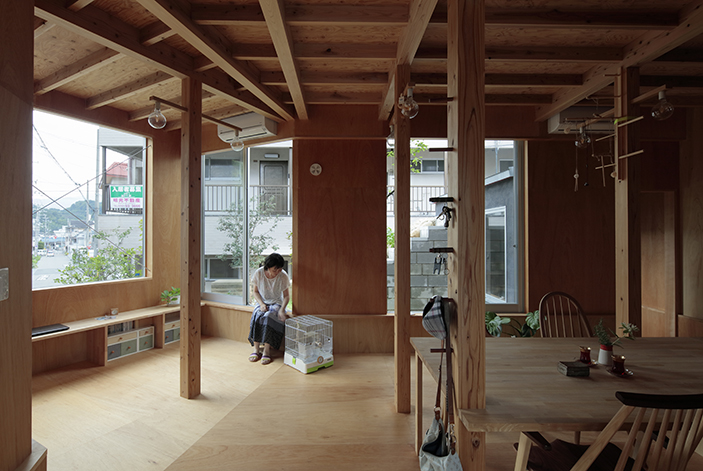 大阪府河内長野市に建つ住宅キノコハウスの大きな窓